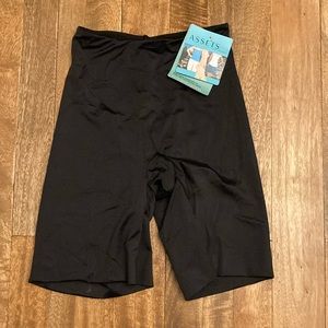 NWT Assets by Sara Blakely black mid thigh shaper, size small